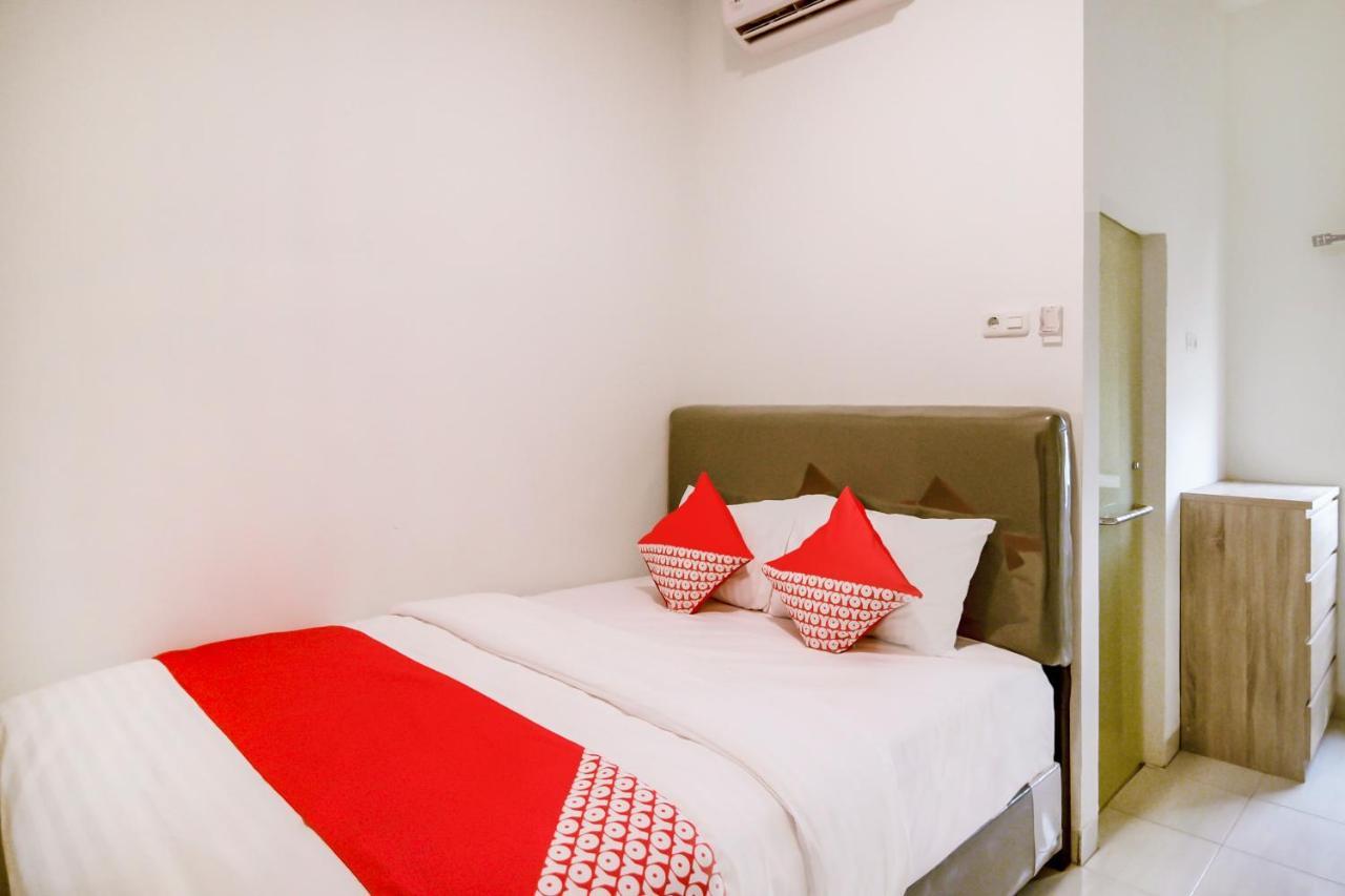 Oyo 183 The Pipe House Otel Palembang Dış mekan fotoğraf