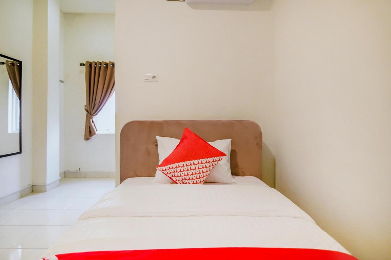 Oyo 183 The Pipe House Otel Palembang Dış mekan fotoğraf