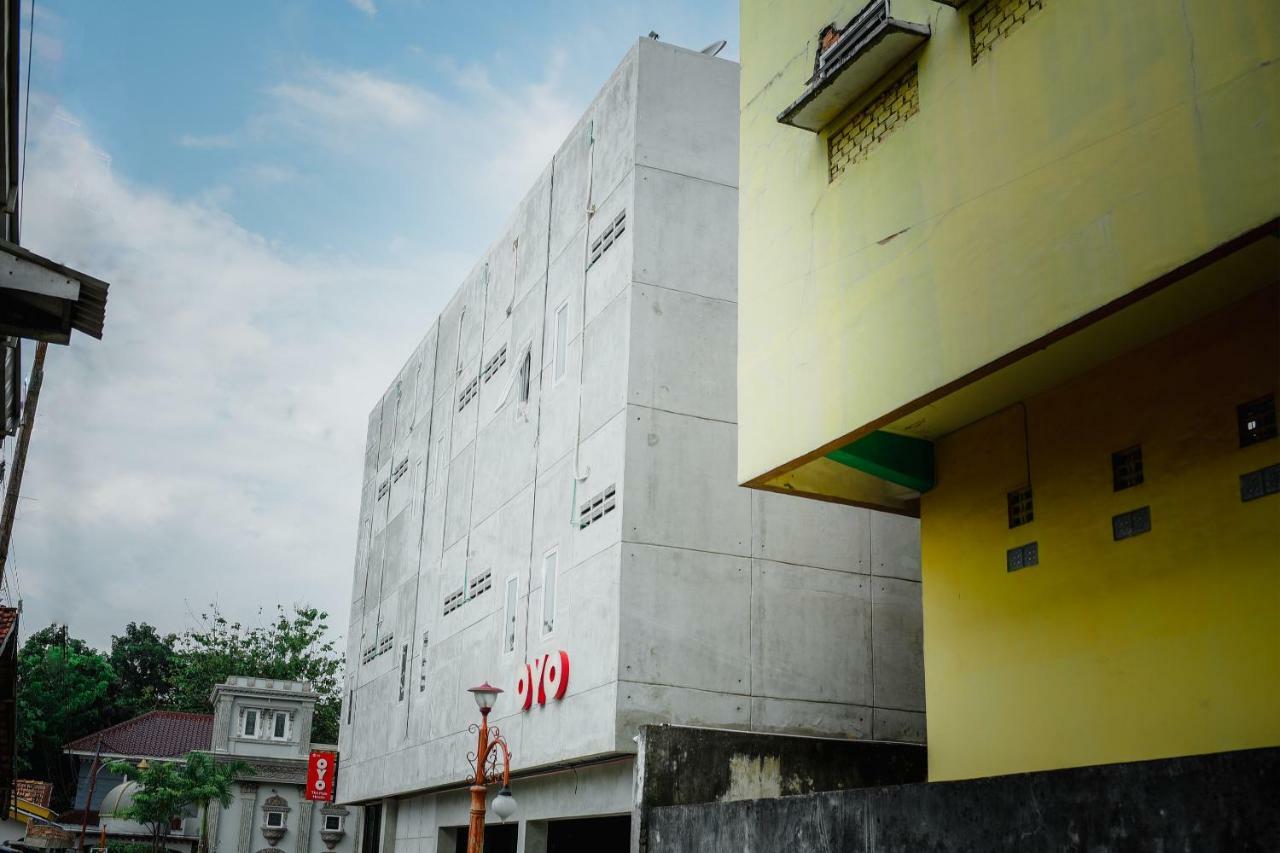 Oyo 183 The Pipe House Otel Palembang Dış mekan fotoğraf