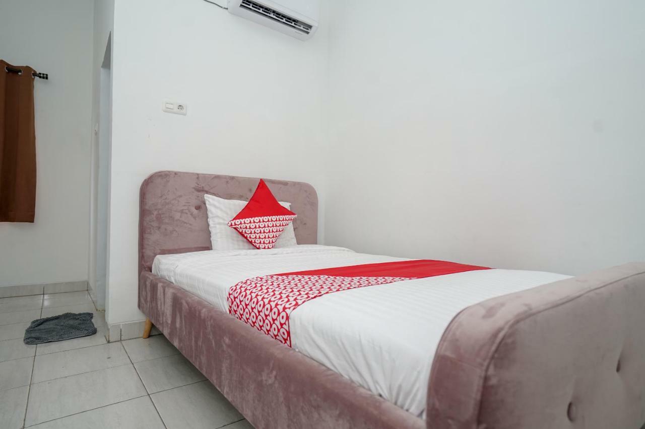 Oyo 183 The Pipe House Otel Palembang Dış mekan fotoğraf