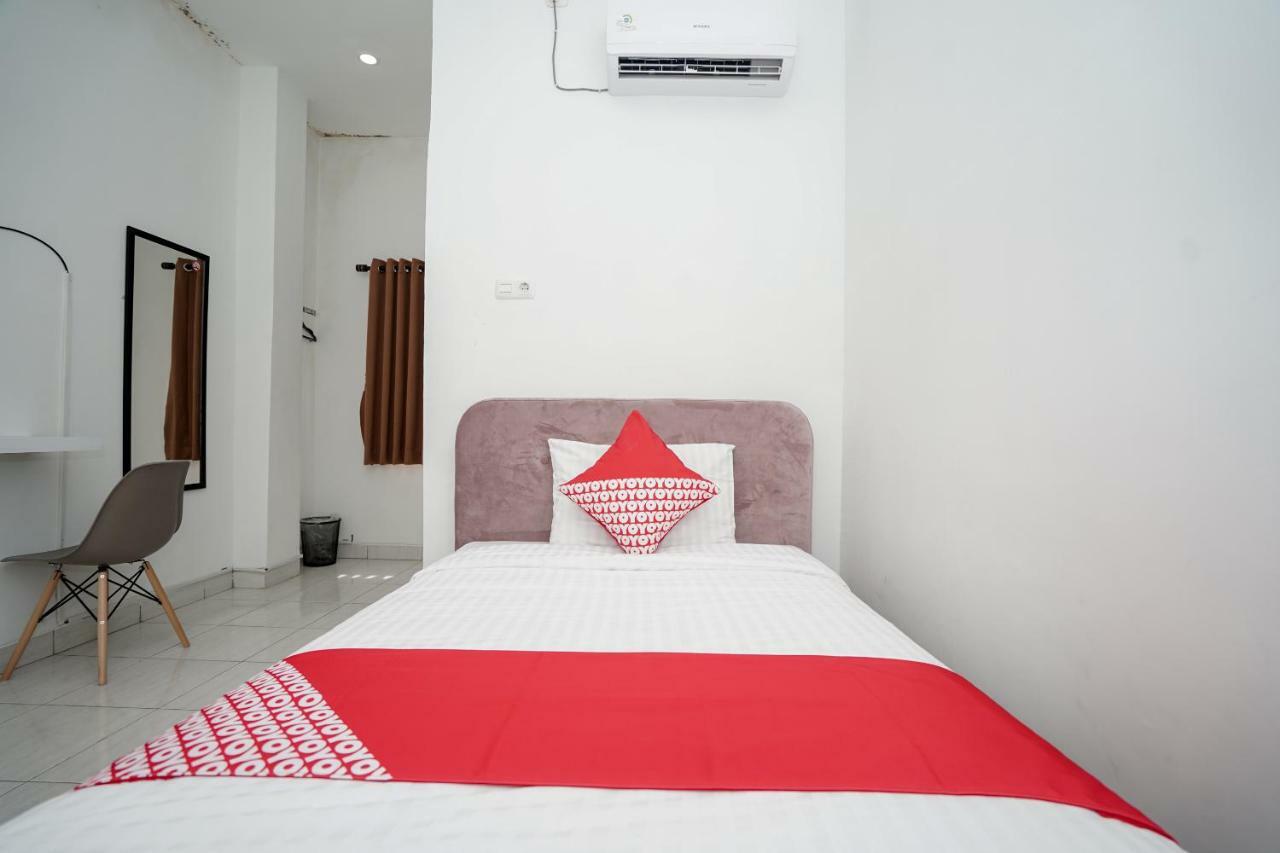 Oyo 183 The Pipe House Otel Palembang Dış mekan fotoğraf