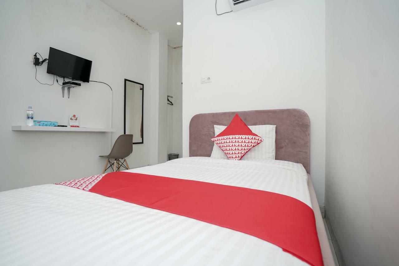 Oyo 183 The Pipe House Otel Palembang Dış mekan fotoğraf