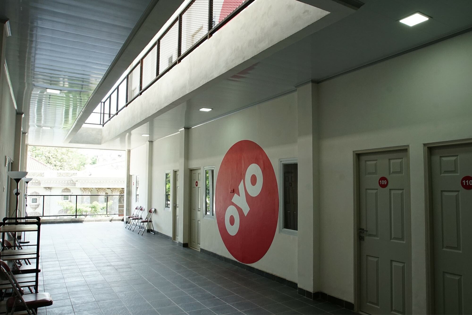 Oyo 183 The Pipe House Otel Palembang Dış mekan fotoğraf